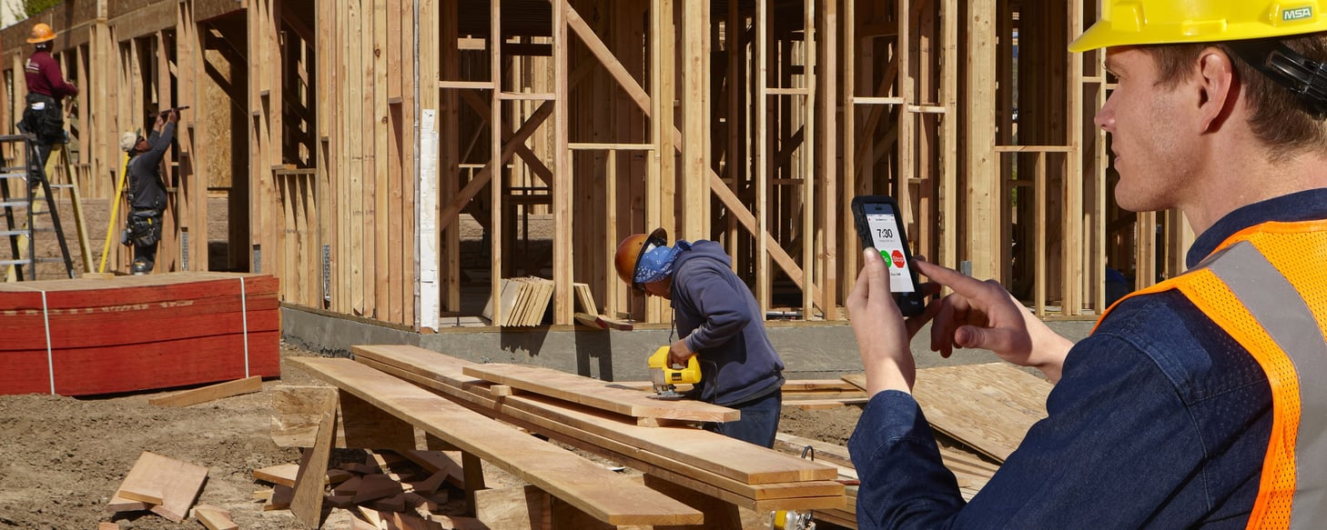 Why Digital Time Tracking Beats Manual Time Cards Every Time